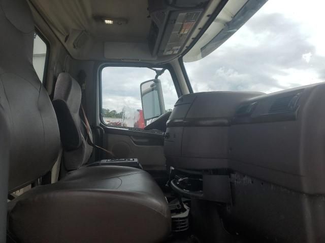 2015 Volvo VNL Semi Truck