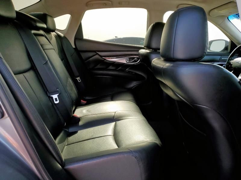 2015 Infiniti Q70 3.7