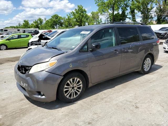 2011 Toyota Sienna XLE