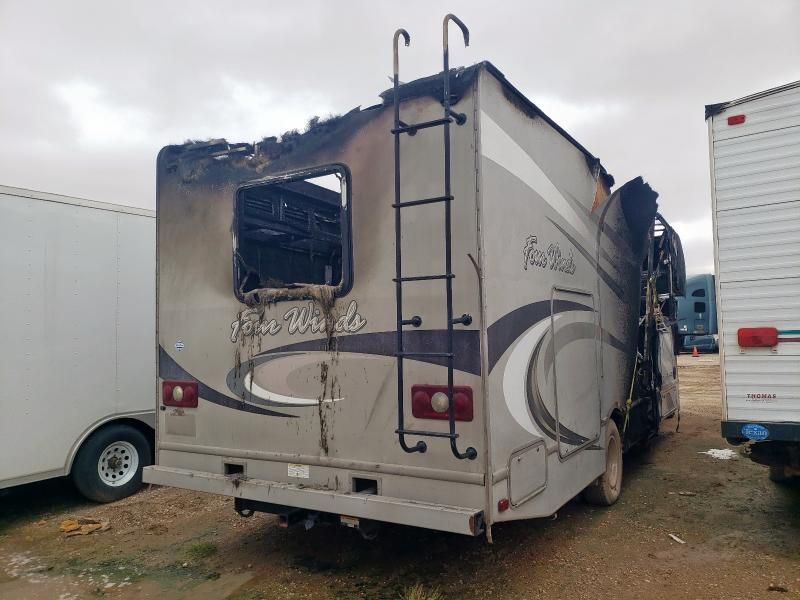 2016 Ford Econoline E450 Super Duty Cutaway Van