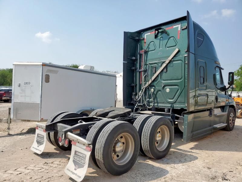 2017 Freightliner Cascadia 125 Semi Truck