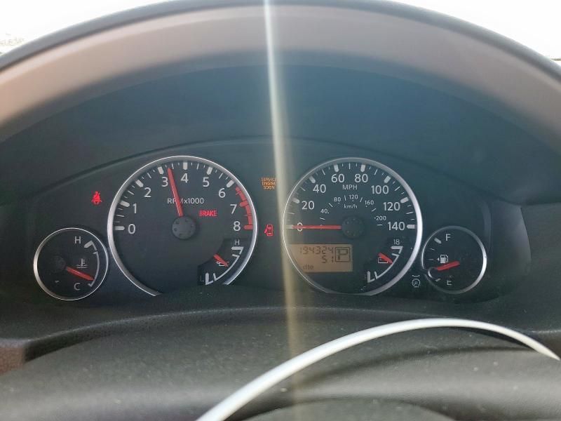 2005 Nissan Pathfinder LE