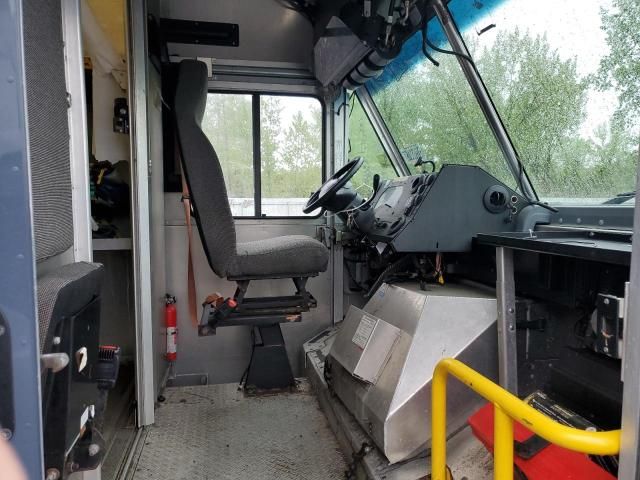 2019 Ford Econoline E450 Super Duty Commercial STR