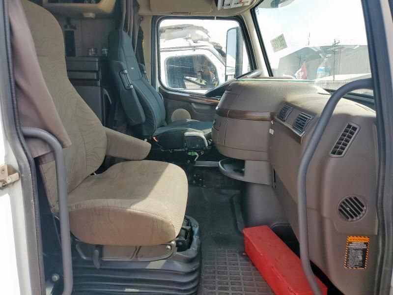 2017 Volvo VNL Semi Truck