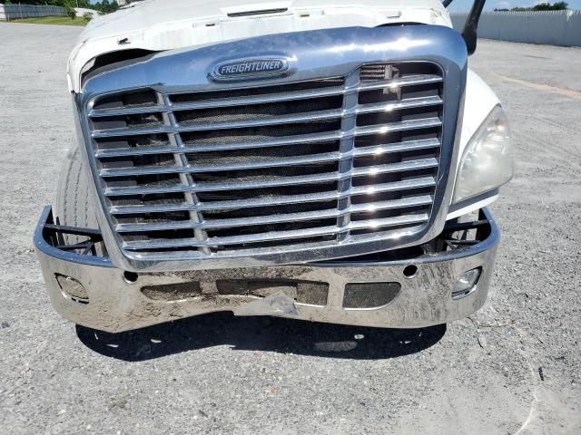 2015 Freightliner Cascadia 125 Semi Truck