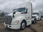 2015 Kenworth T680 Semi Truck