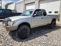 Salvage trucks for sale at Blaine, MN auction: 2000 Toyota Tacoma Xtracab
