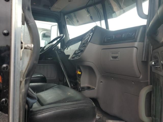 2022 Peterbilt 389