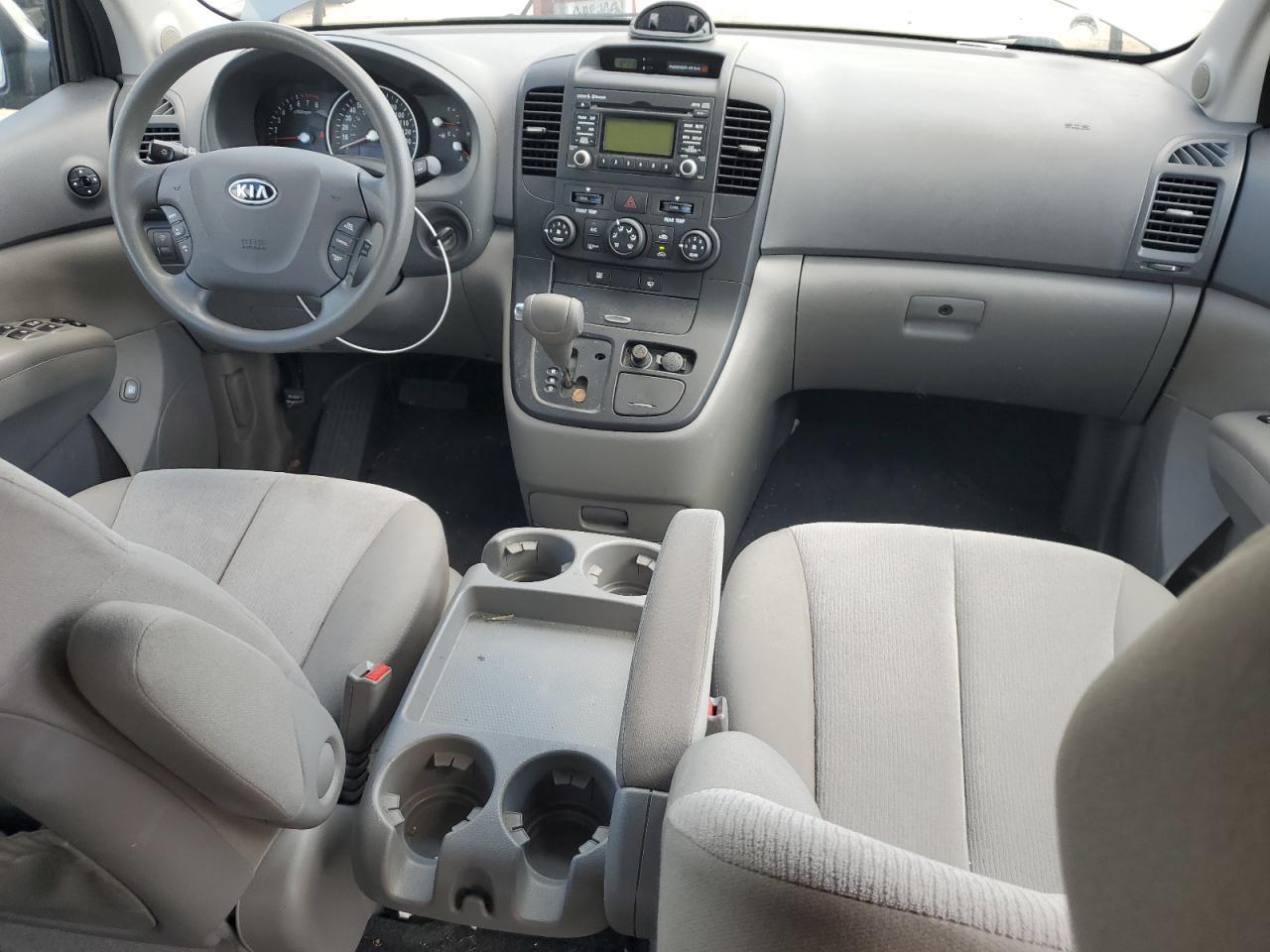 2012 KIA Sedona lx