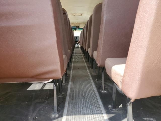 2010 Ic Corporation 3000 CE