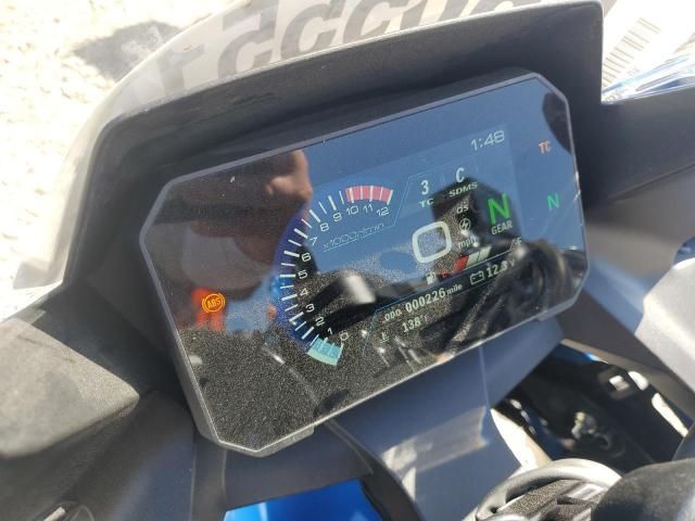2025 Suzuki GSX800 F