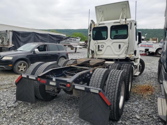 2020 Freightliner Cascadia 126 Semi Truck