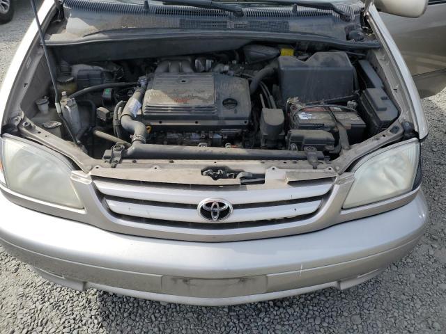 2001 Toyota Sienna le