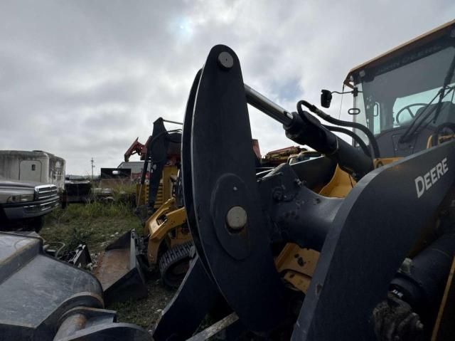 2022 John Deere 2022 Caterpillar                 644P