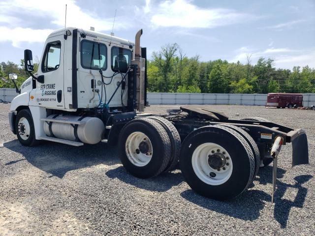 2011 Freightliner Cascadia 125 Semi Truck