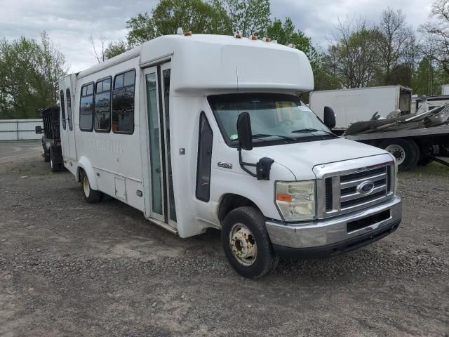 2008 Ford Econoline E450 Super Duty Cutaway Van