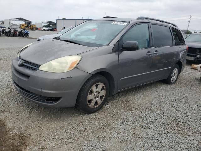 2004 Toyota Sienna CE
