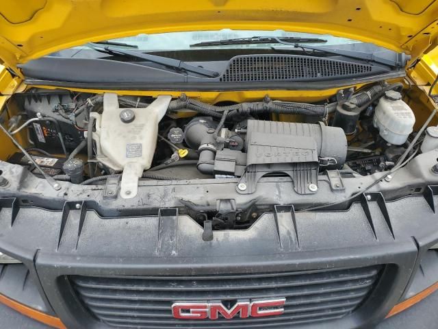2013 GMC Savana Cutaway G3500
