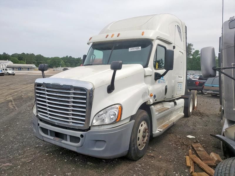 2011 Freightliner Cascadia 125 Semi Truck