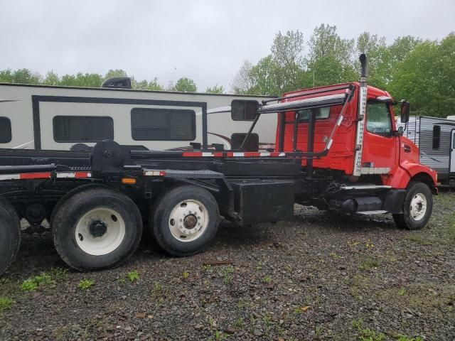 2007 Volvo VHD ROLL-OFF Container Truck
