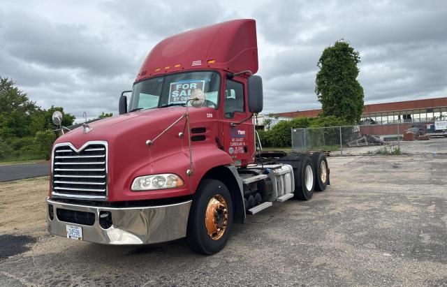 2013 Mack 600 CXU600