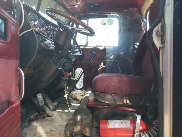 2004 Peterbilt 379 Semi Truck