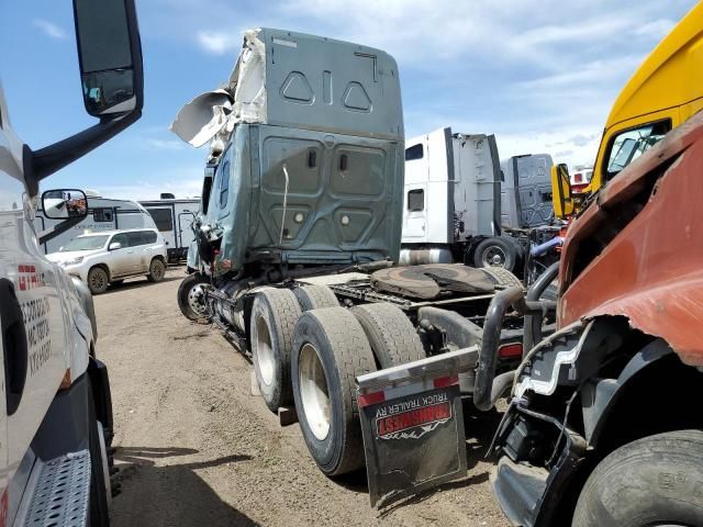 2019 Freightliner Cascadia 126 Semi Truck