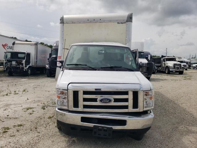 2024 Ford Econoline E450 Super Duty Cutaway Van