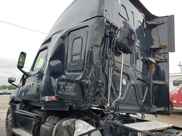 2019 Freightliner Cascadia 126 Semi Truck