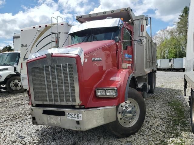 2005 Kenworth T800 Dump Truck