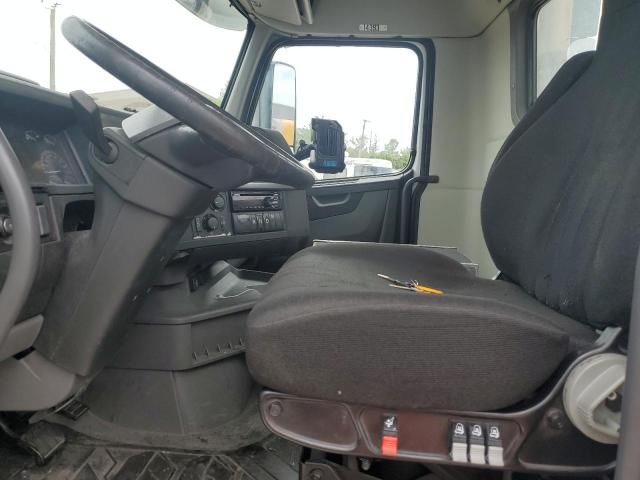 2019 Volvo VNR