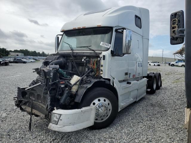 2006 Volvo VNL Semi Truck