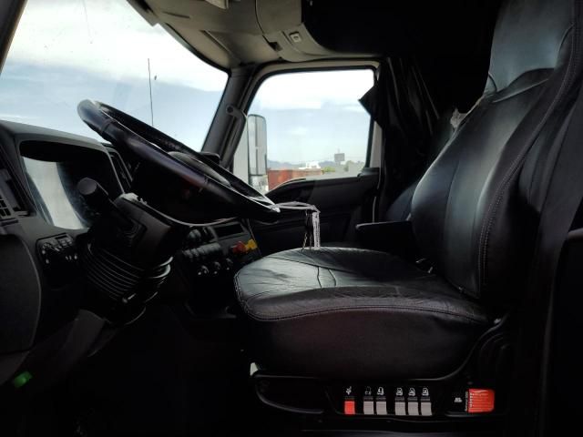 2018 International LT625