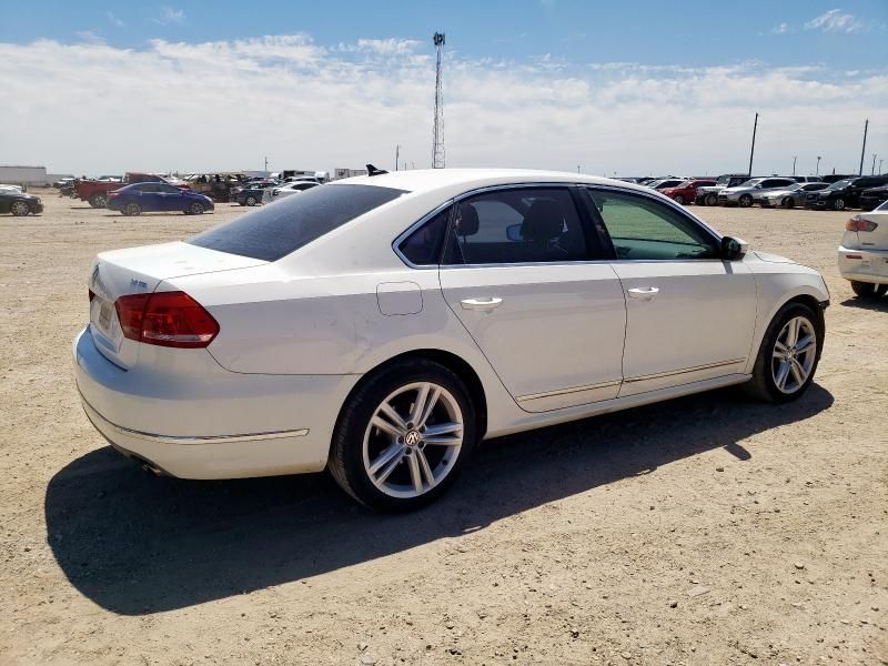 2013 Volkswagen Passat SEL