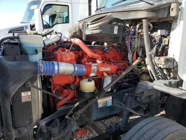 2015 Peterbilt 579 Semi Truck