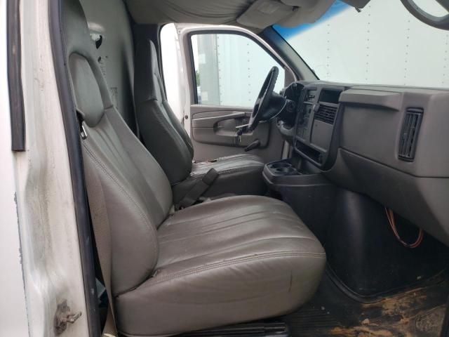 2005 GMC Savana Cutaway G3500