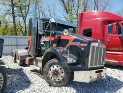 Salvage trucks for sale at Barberton, OH auction: 2010 Kenworth Construction T800