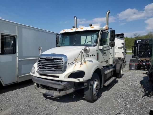 2005 Freightliner Conventional Columbia