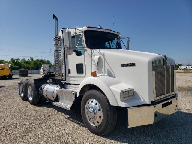 2013 Kenworth T880 Semi Truck
