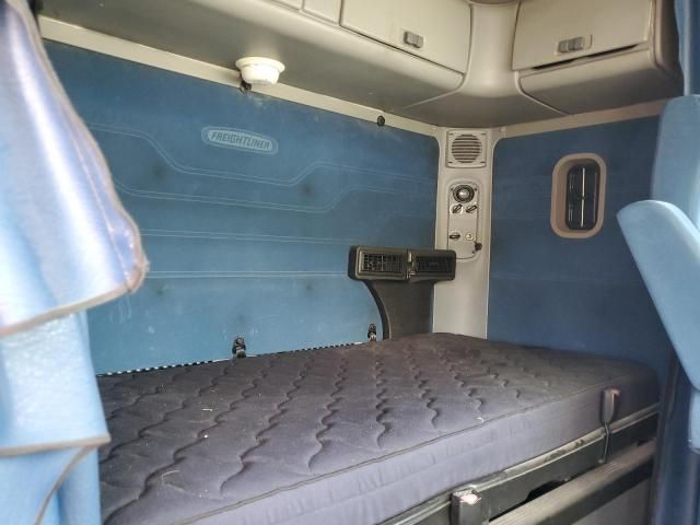 2007 Freightliner Columbia 112 Semi Truck