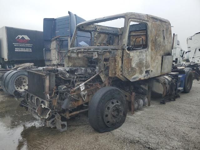 2006 Volvo VNL Semi Truck