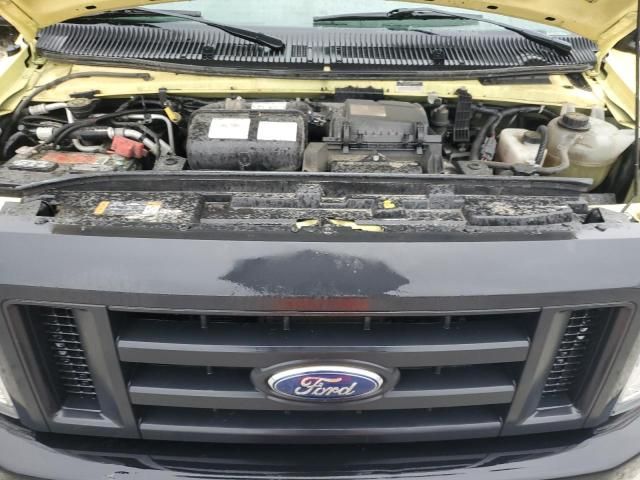 2021 Ford Econoline E450 Super Duty Cutaway Van
