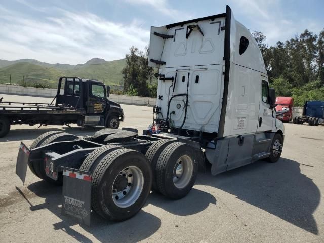 2018 Freightliner Cascadia 126 Semi Truck