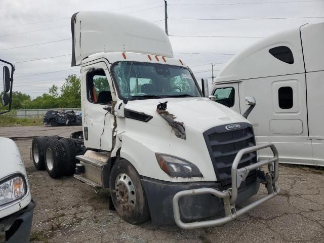 2023 Freightliner Cascadia 116 Semi Truck