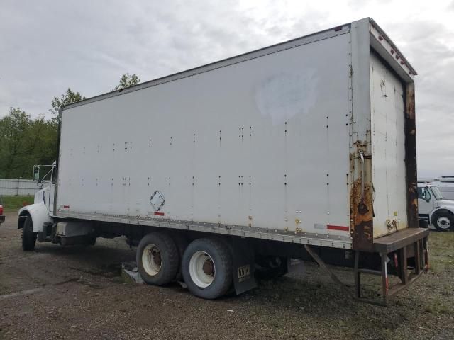 2004 Peterbilt 330 BOX Truck