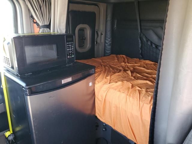 2016 Freightliner Cascadia 125