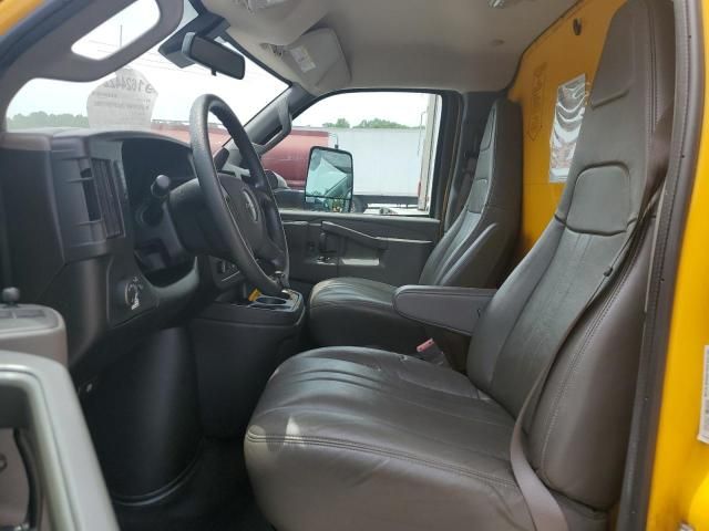 2022 GMC Savana Cutaway G3500