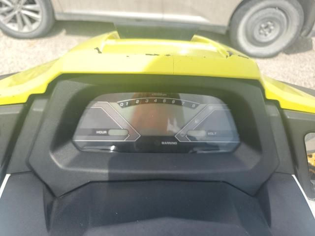 2020 Yamaha VXC