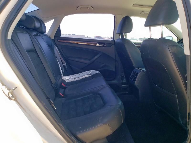 2013 Volkswagen Passat SEL
