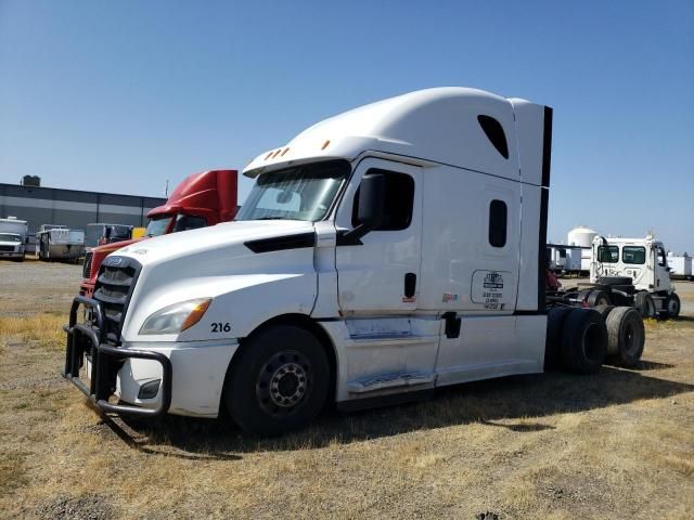 2018 Freightliner Cascadia 126